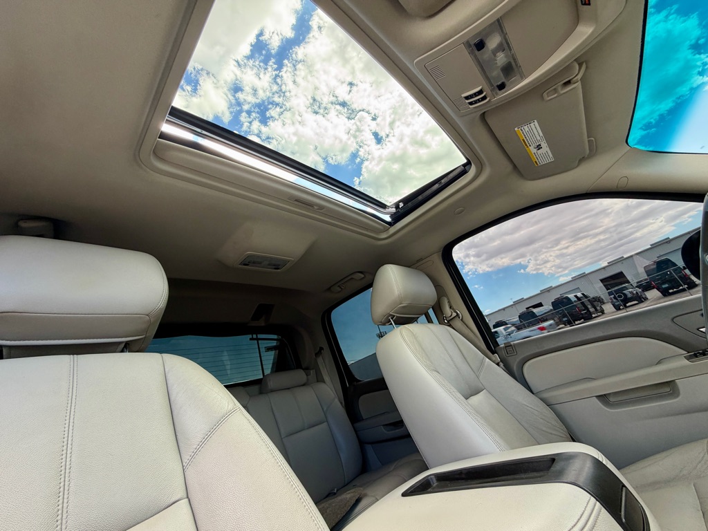 Photo 36 of this CHEVROLET AVALANCHE