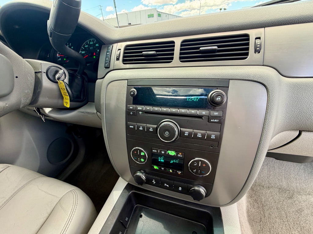 Photo 33 of this CHEVROLET AVALANCHE