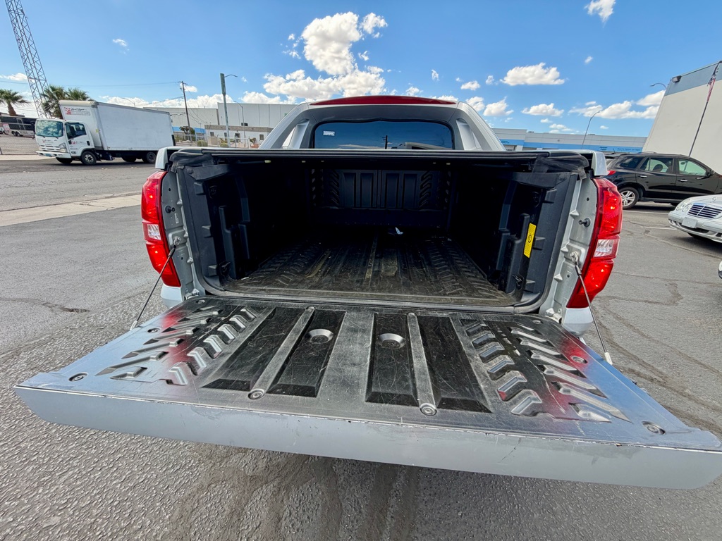 Photo 24 of this CHEVROLET AVALANCHE