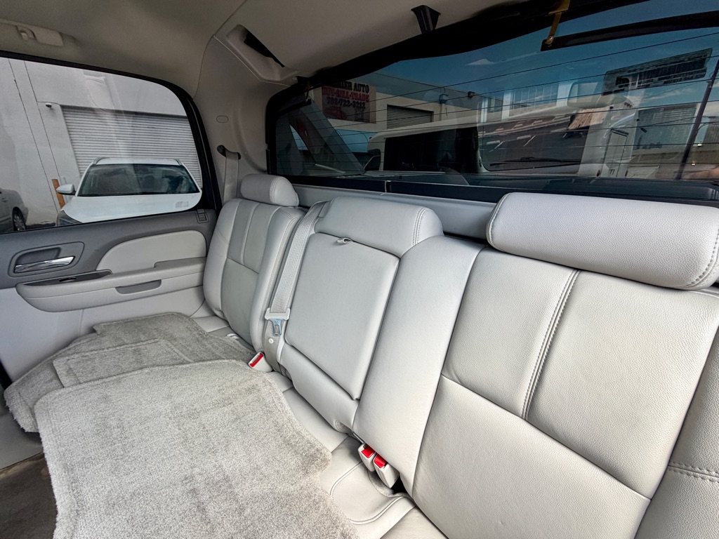 Photo 22 of this CHEVROLET AVALANCHE