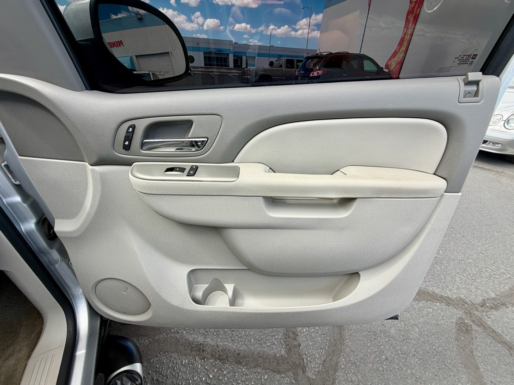 Photo 30 of this CHEVROLET AVALANCHE