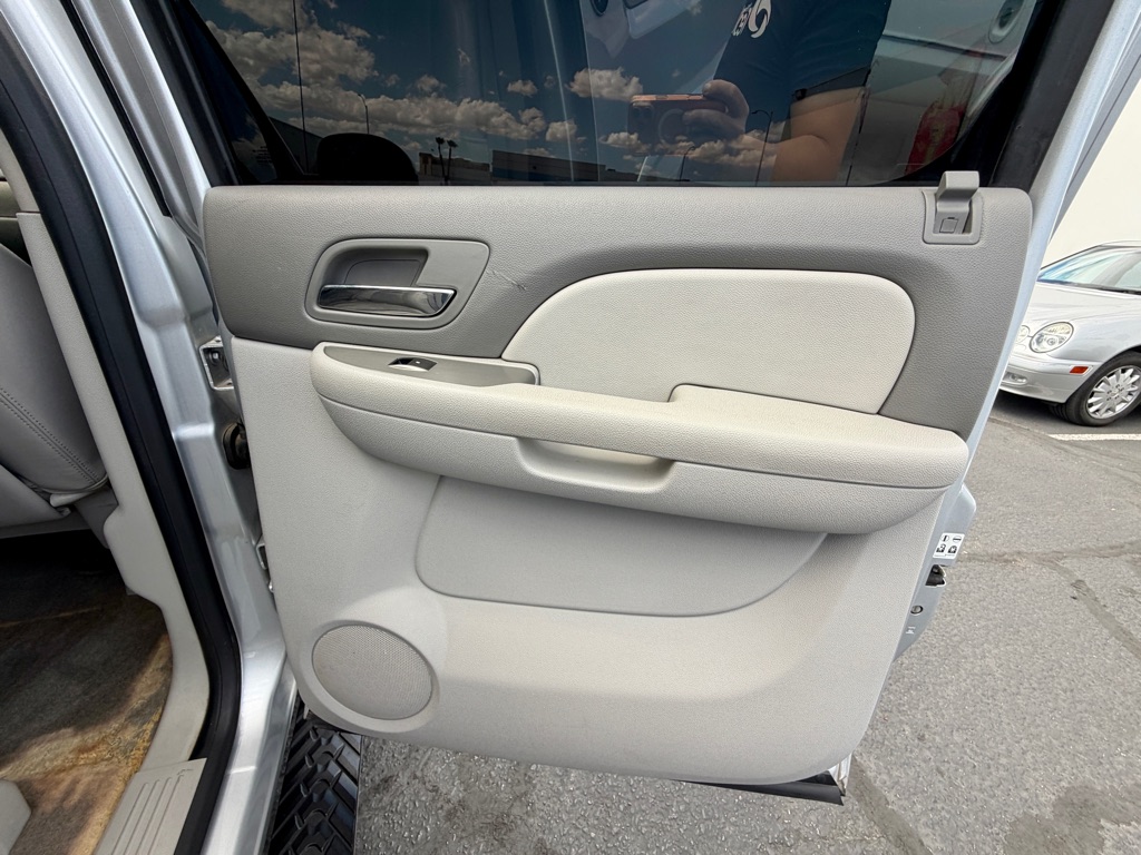 Photo 25 of this CHEVROLET AVALANCHE