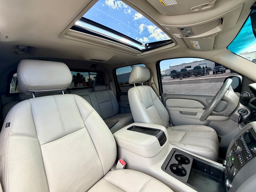 Photo 35 of this CHEVROLET AVALANCHE