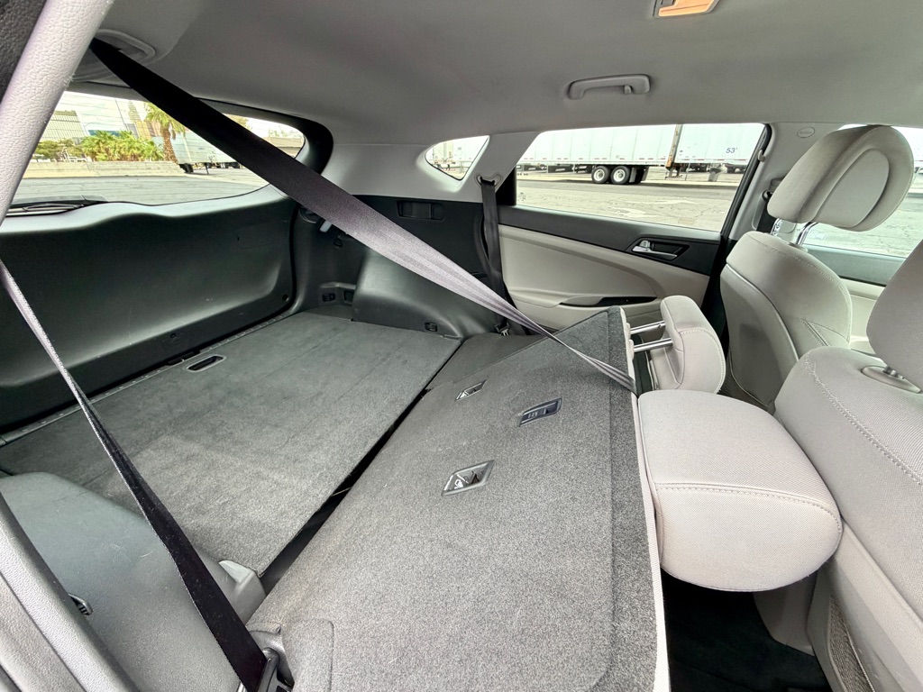 Photo 22 of this HYUNDAI TUCSON