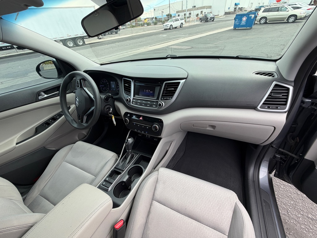 Photo 27 of this HYUNDAI TUCSON