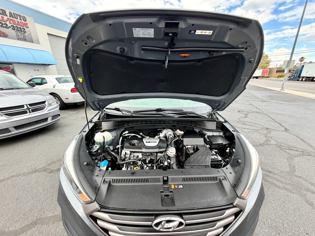 Photo 35 of this HYUNDAI TUCSON