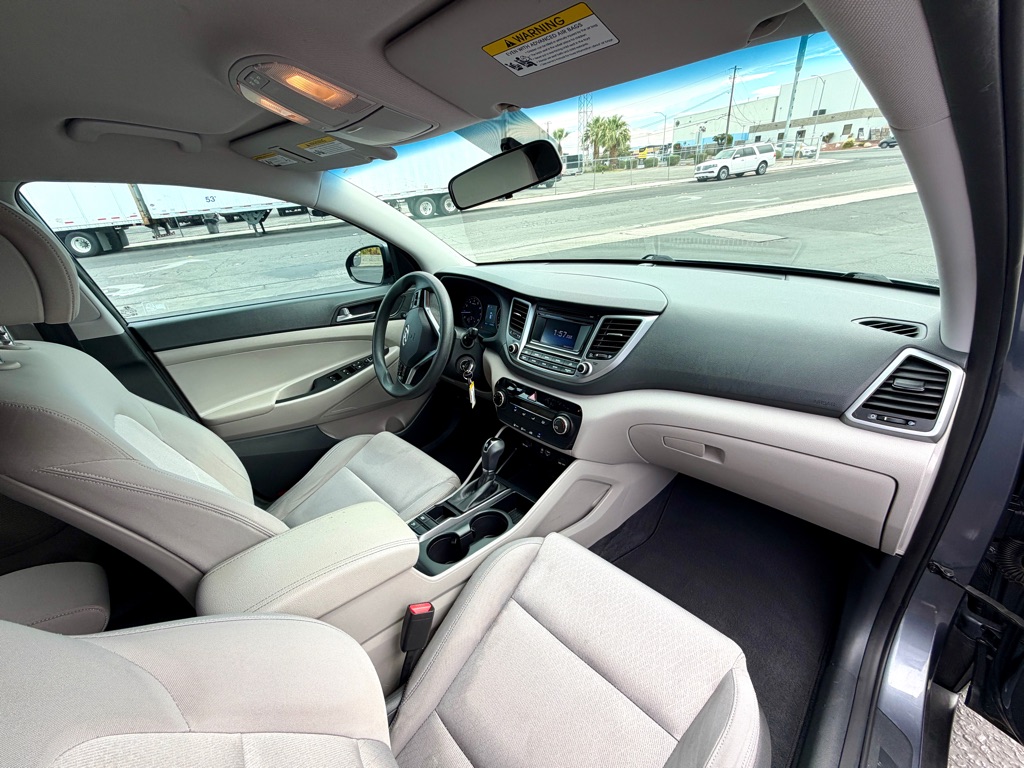 Photo 26 of this HYUNDAI TUCSON