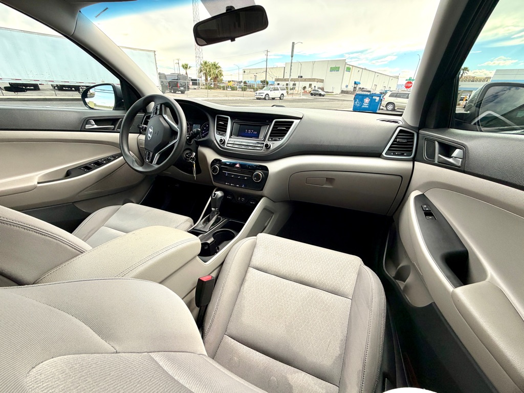 Photo 23 of this HYUNDAI TUCSON