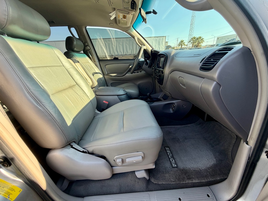 Photo 28 of this TOYOTA SEQUOIA