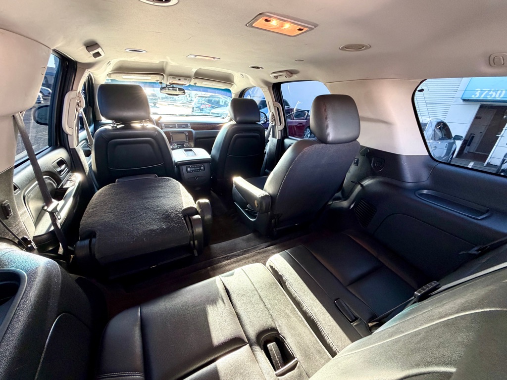Photo 21 of this GMC YUKON