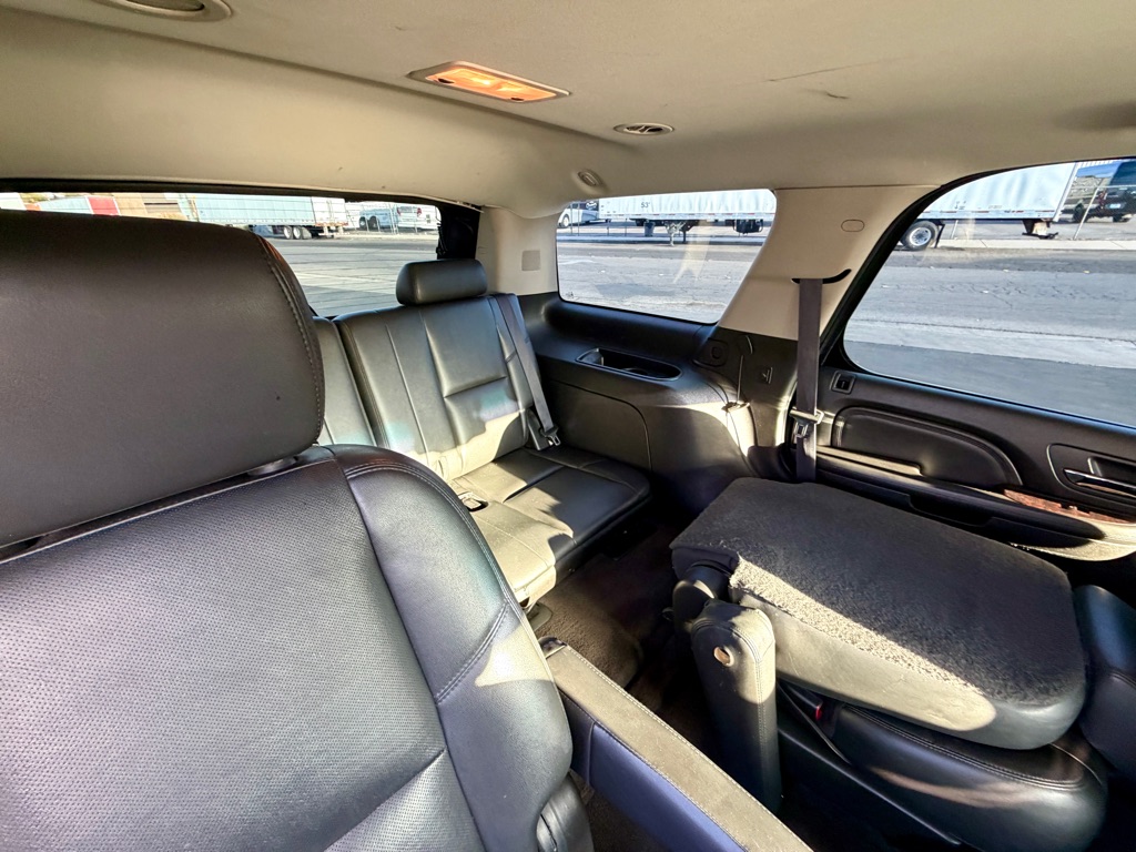 Photo 23 of this GMC YUKON