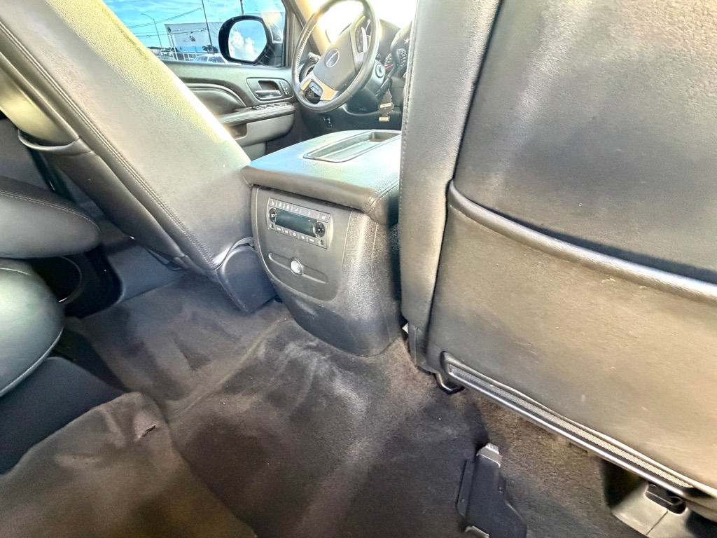 Photo 25 of this GMC YUKON