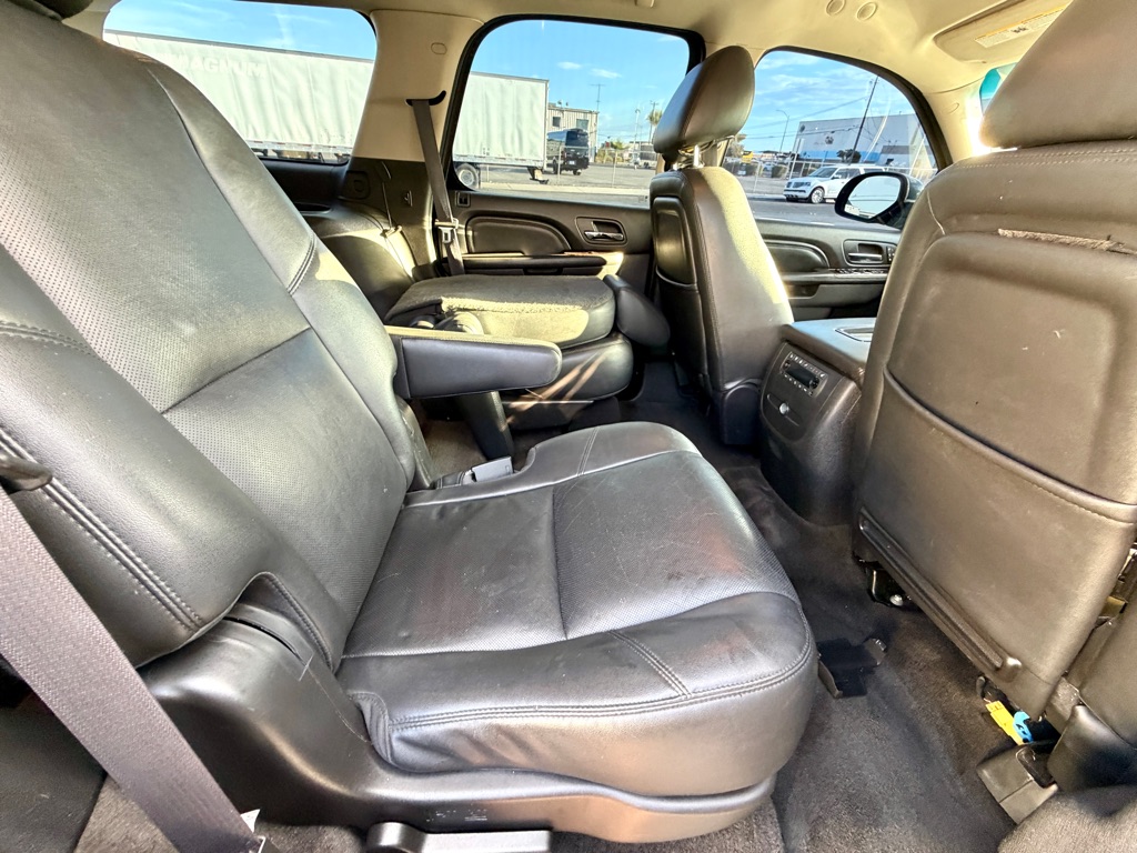 Photo 26 of this GMC YUKON