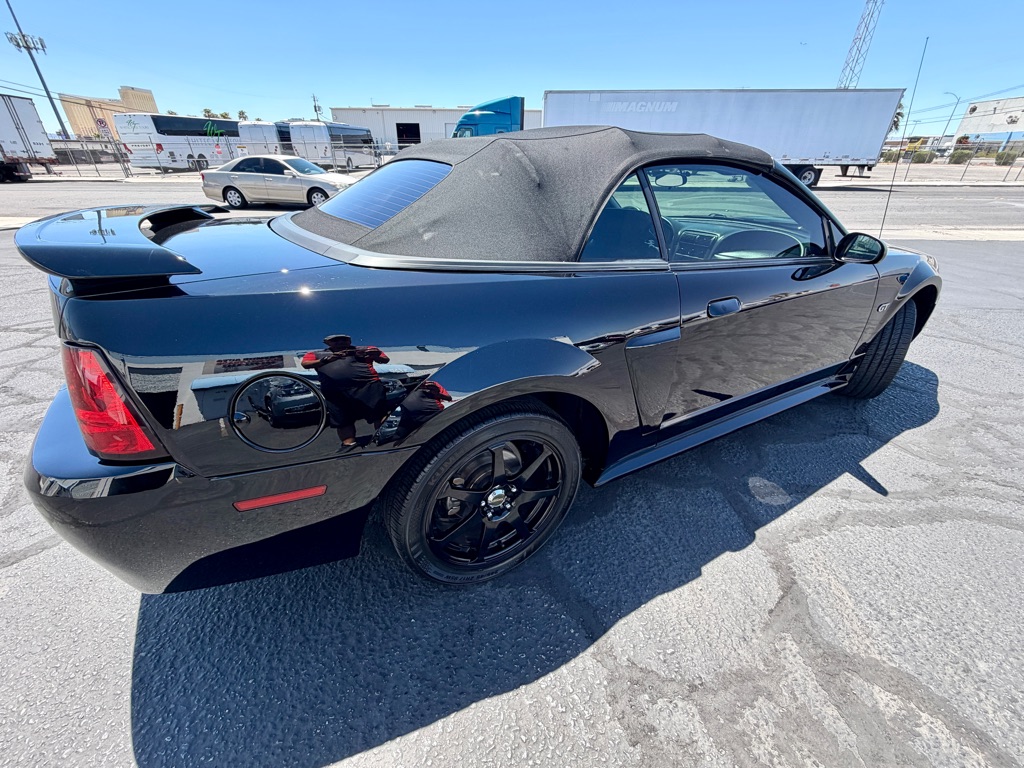 Photo 33 of this FORD MUSTANG