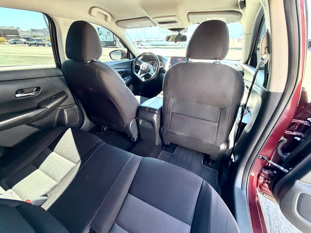 Photo 32 of this NISSAN SENTRA