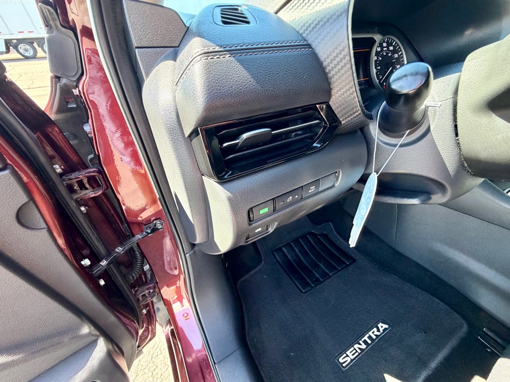 Photo 22 of this NISSAN SENTRA