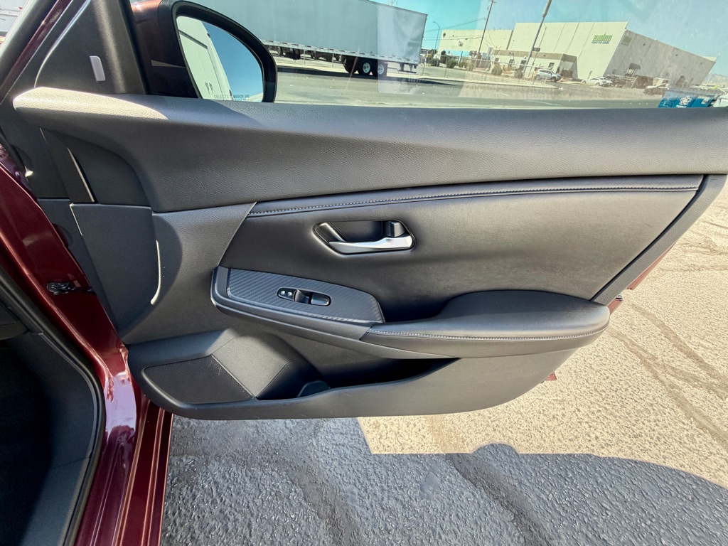 Photo 34 of this NISSAN SENTRA