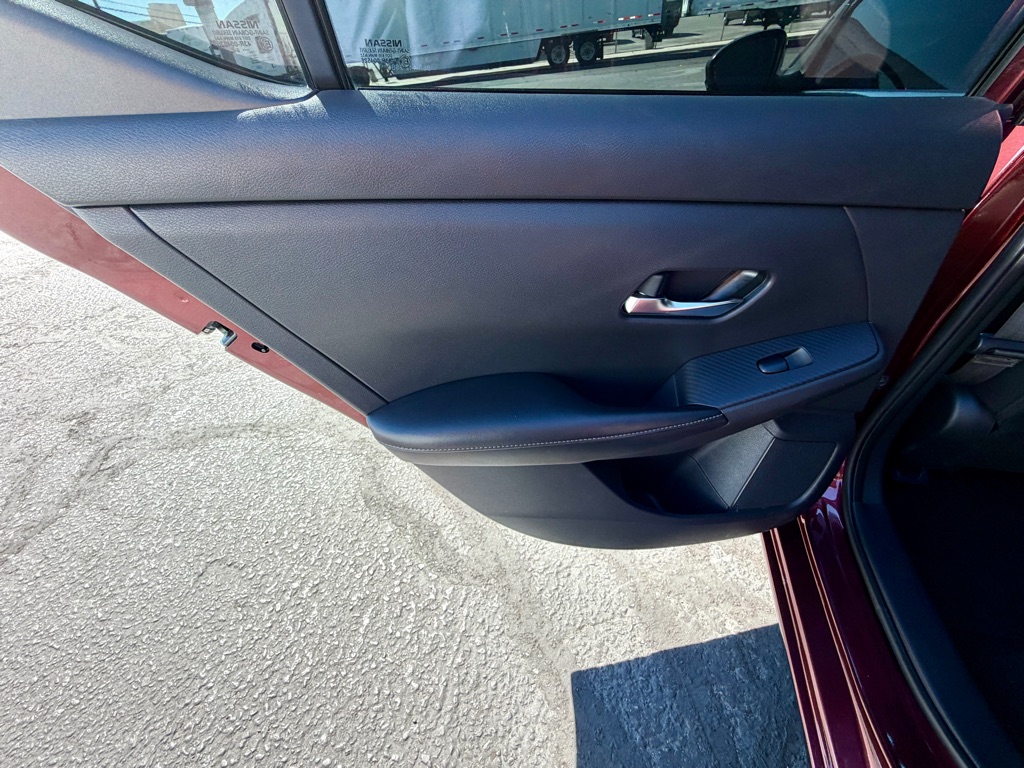 Photo 23 of this NISSAN SENTRA