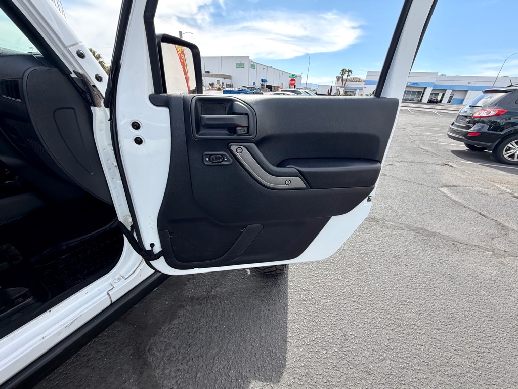 Photo 29 of this JEEP WRANGLER