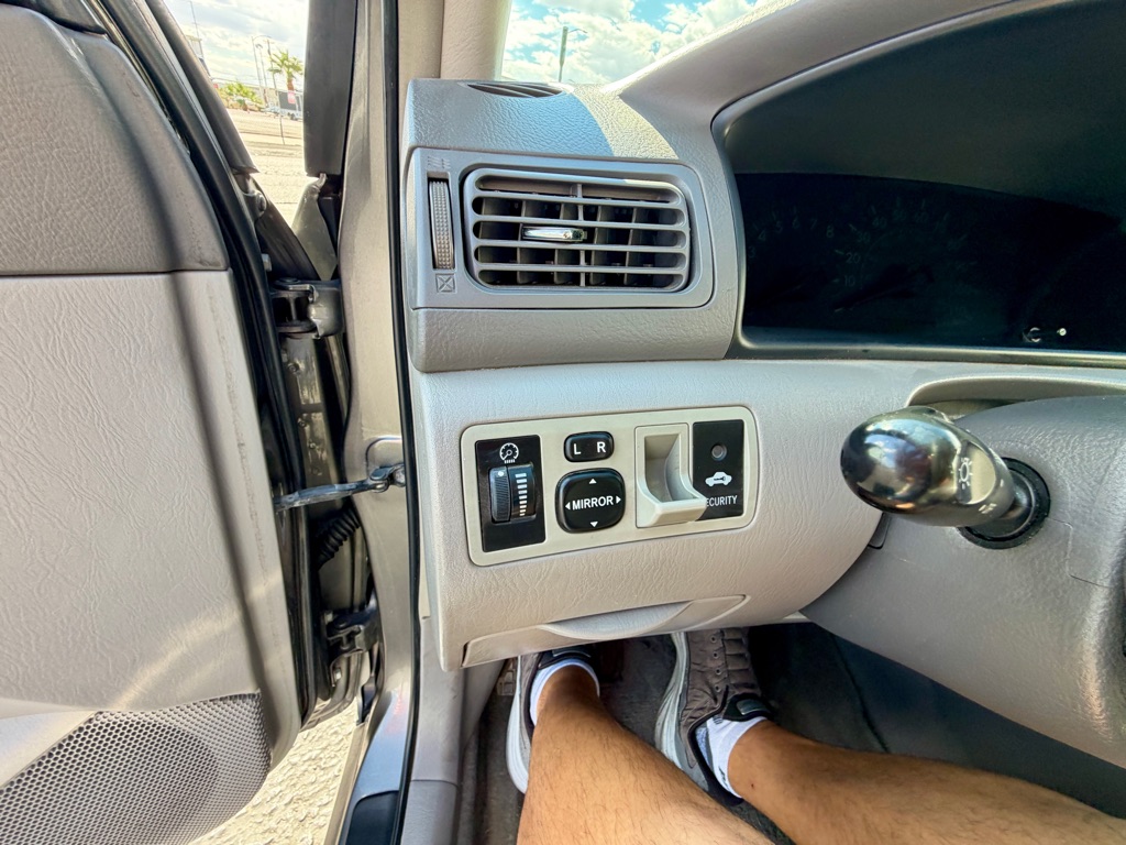 Photo 31 of this TOYOTA COROLLA
