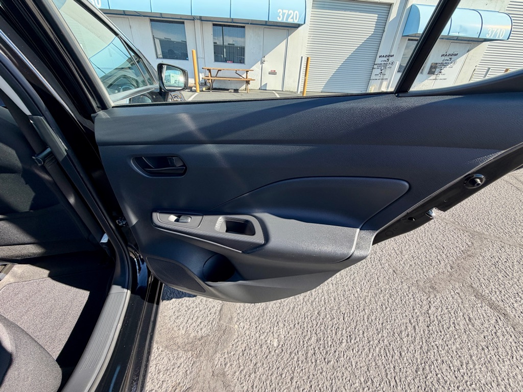 Photo 22 of this NISSAN VERSA