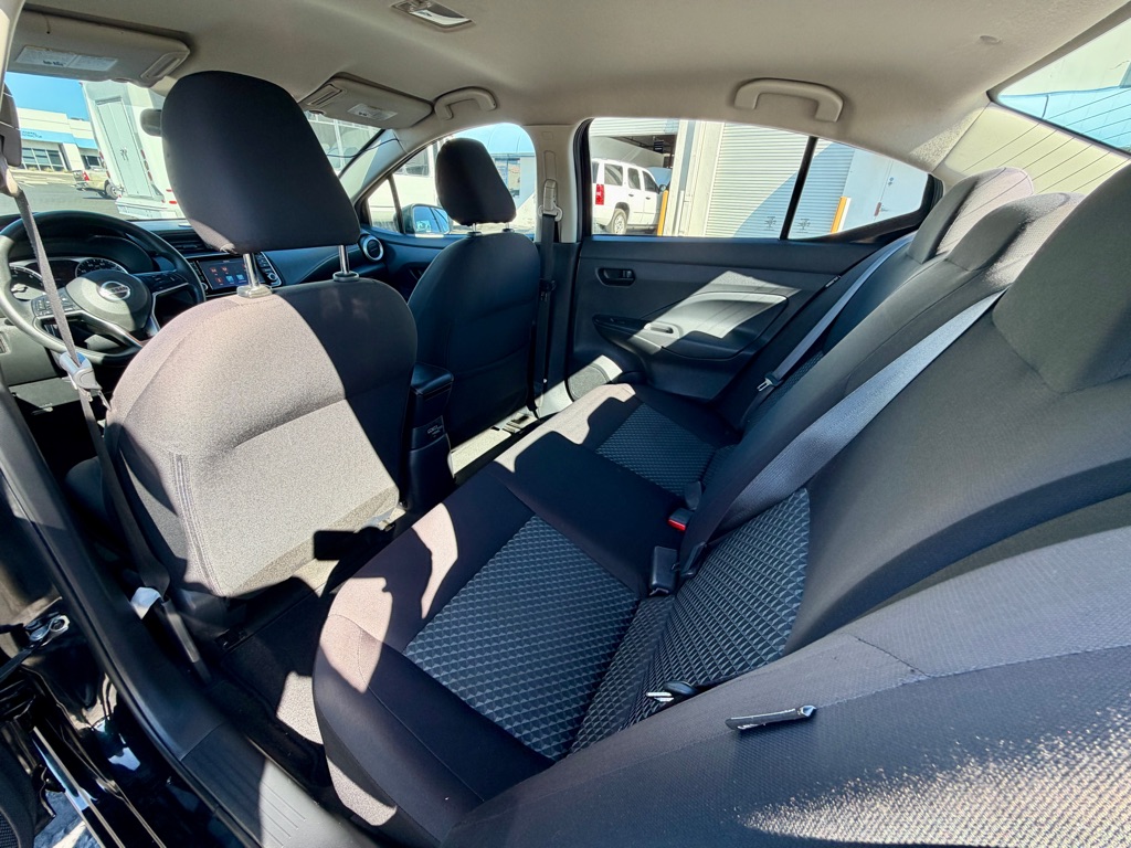 Photo 36 of this NISSAN VERSA