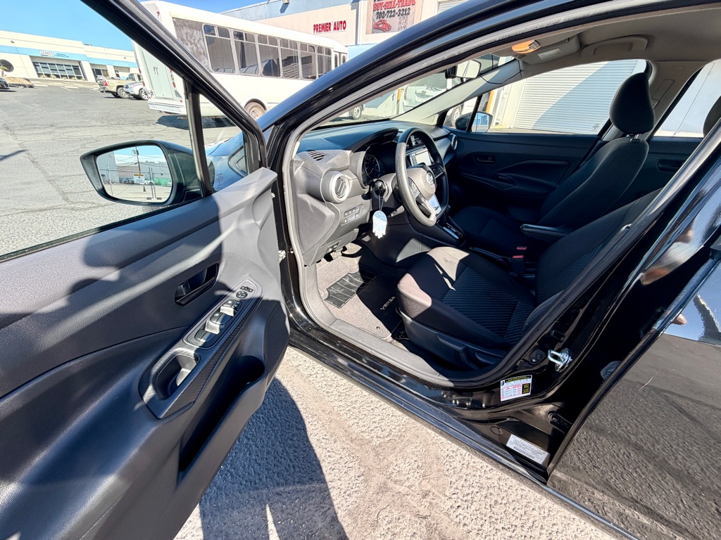 Photo 33 of this NISSAN VERSA