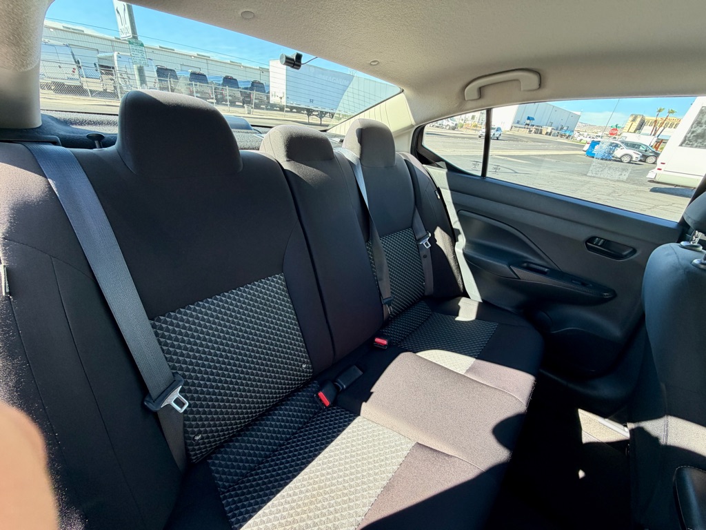 Photo 23 of this NISSAN VERSA