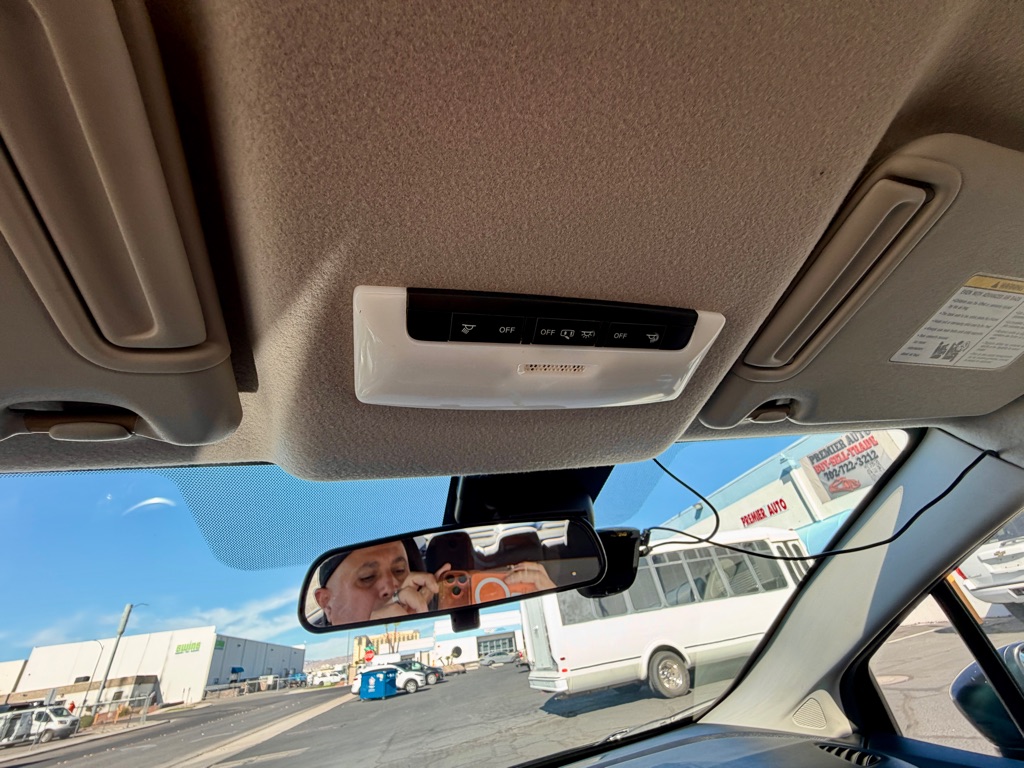 Photo 31 of this NISSAN VERSA