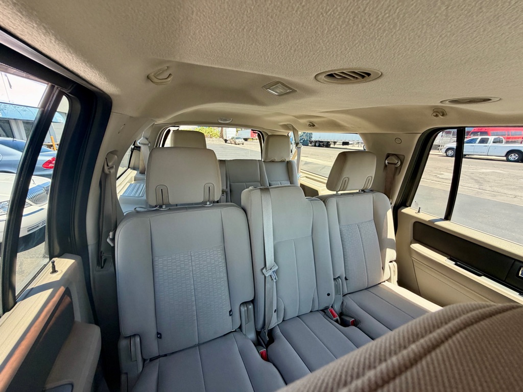 Photo 28 of this FORD EXPEDITION EL