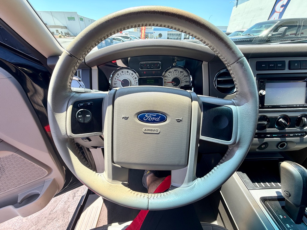 Photo 33 of this FORD EXPEDITION EL