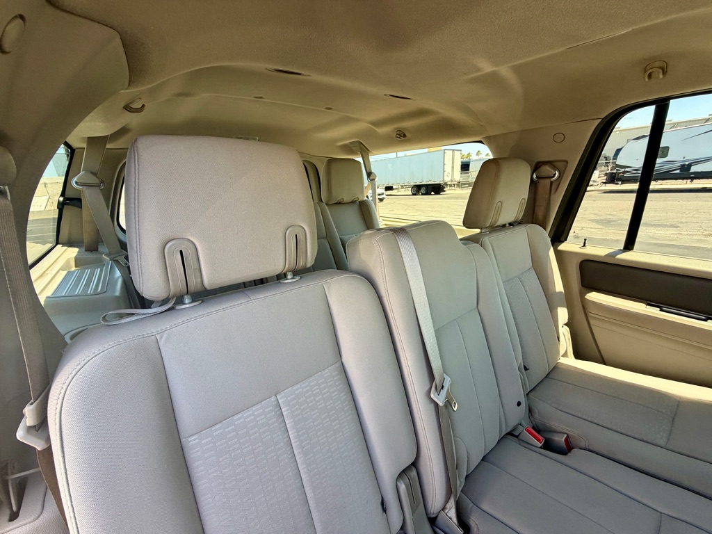 Photo 22 of this FORD EXPEDITION EL