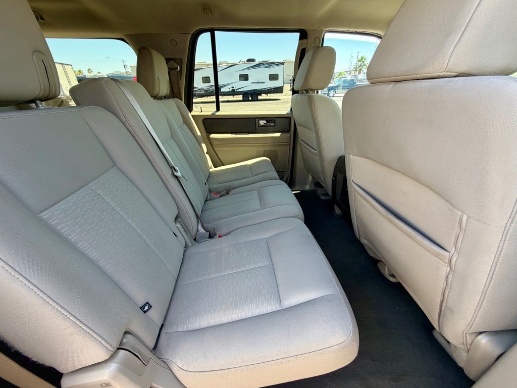 Photo 24 of this FORD EXPEDITION EL