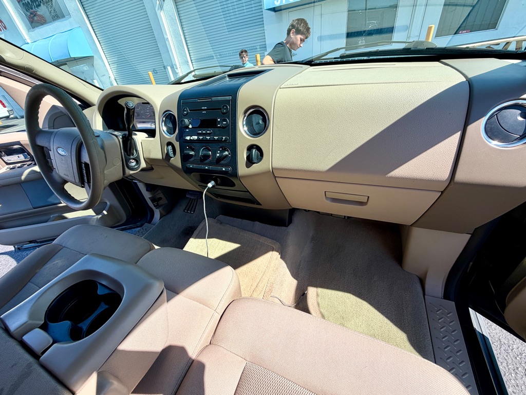 Photo 30 of this FORD F-150