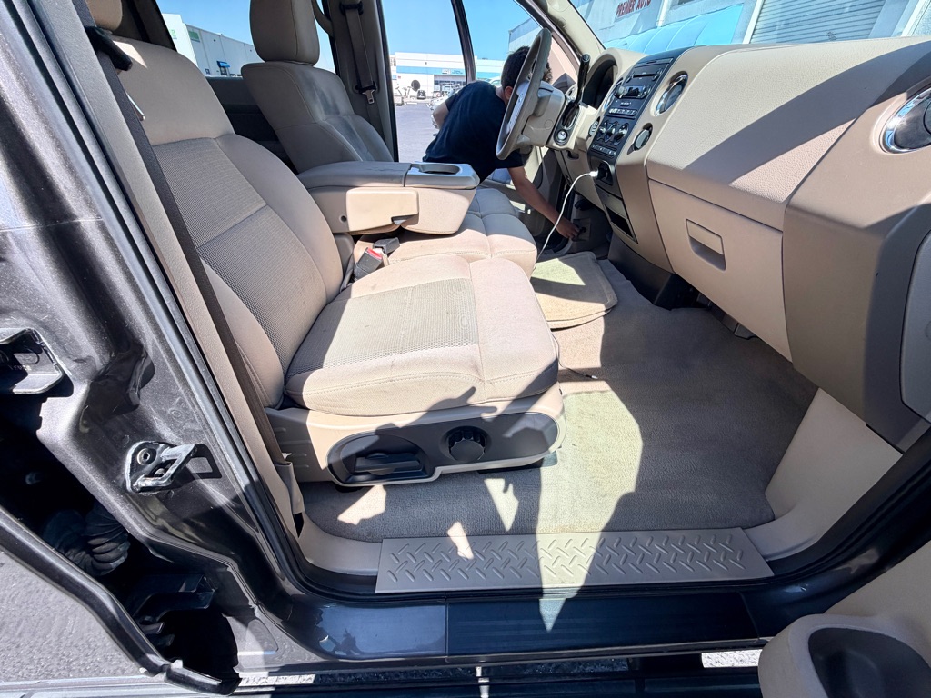 Photo 26 of this FORD F-150