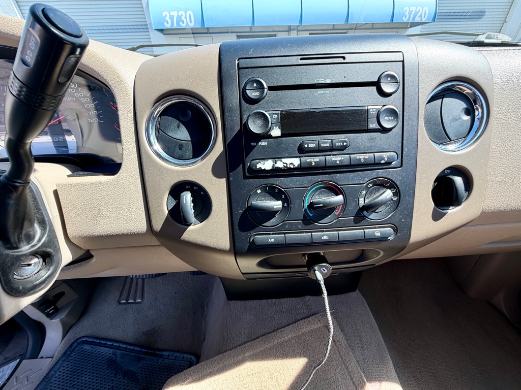 Photo 33 of this FORD F-150