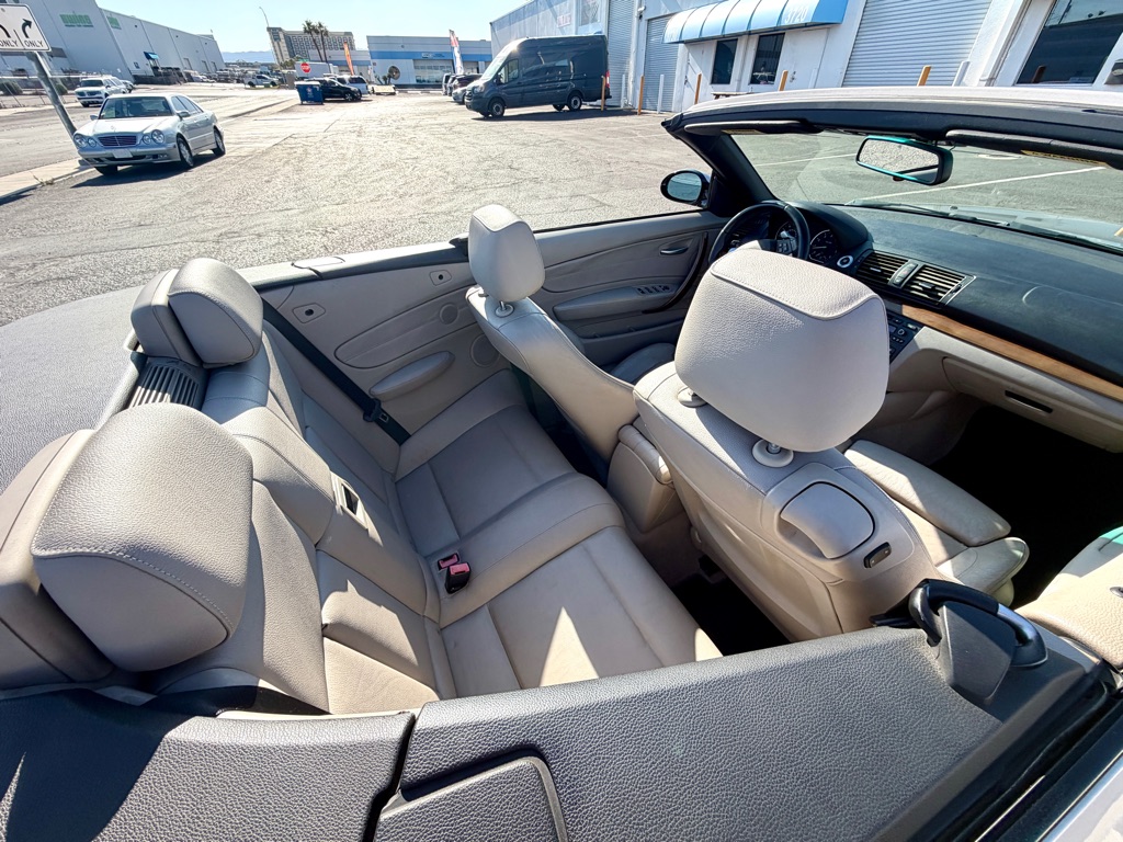 Photo 21 of this BMW 1 SERIES