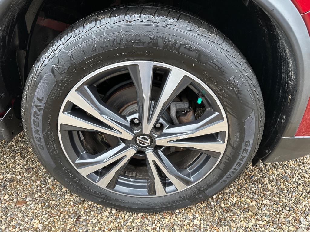 Photo 4 of this NISSAN ROGUE