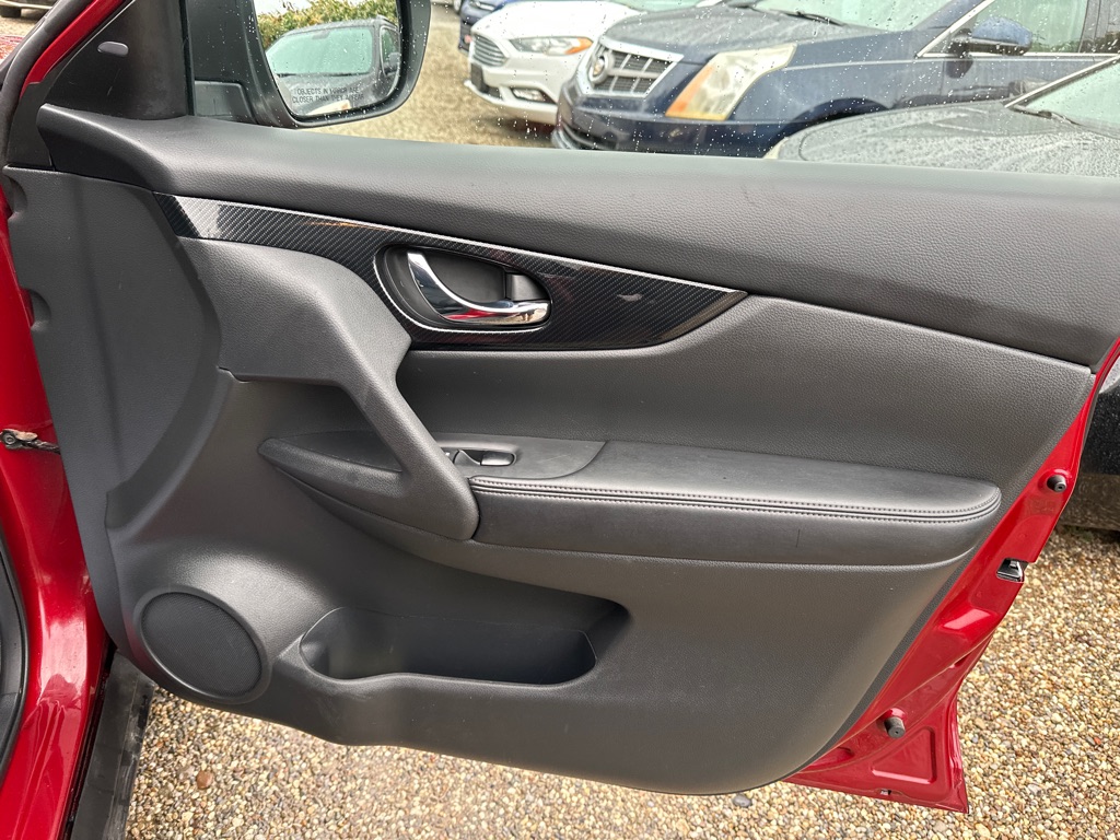 Photo 14 of this NISSAN ROGUE