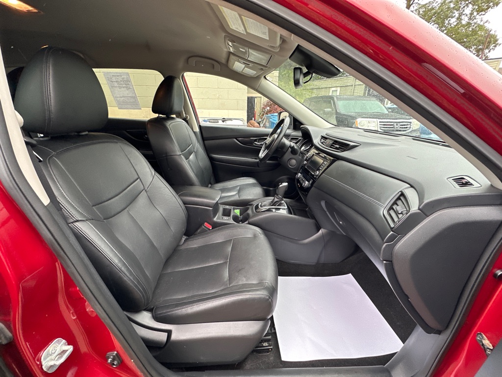 Photo 12 of this NISSAN ROGUE