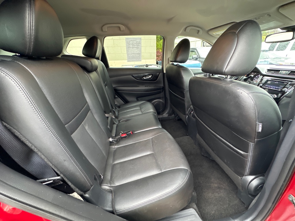 Photo 9 of this NISSAN ROGUE