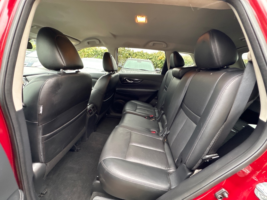 Photo 15 of this NISSAN ROGUE