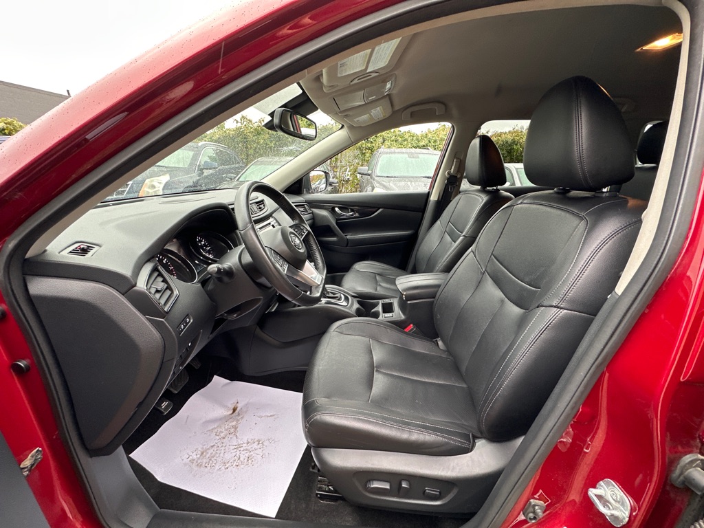 Photo 17 of this NISSAN ROGUE