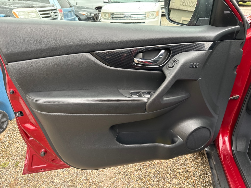 Photo 19 of this NISSAN ROGUE