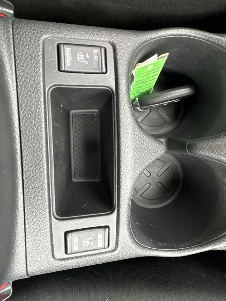 Photo 25 of this NISSAN ROGUE