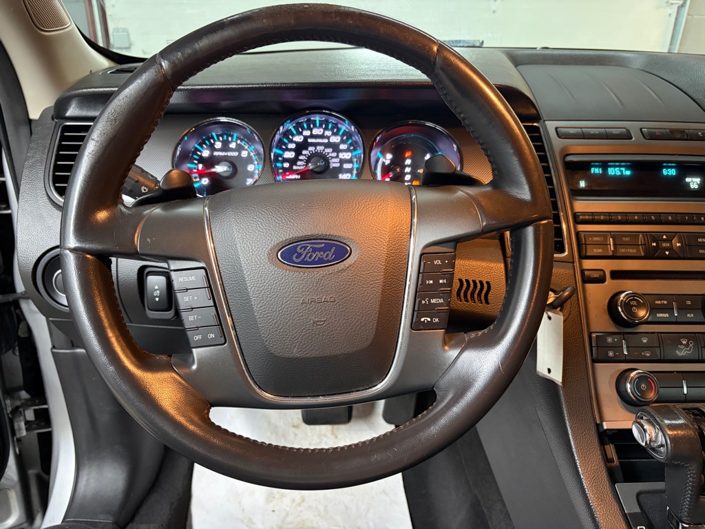 Photo 16 of this FORD TAURUS