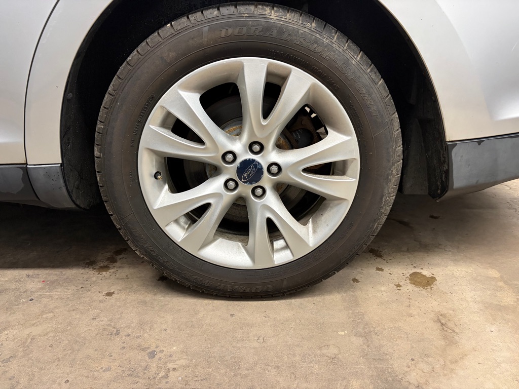 Photo 6 of this FORD TAURUS