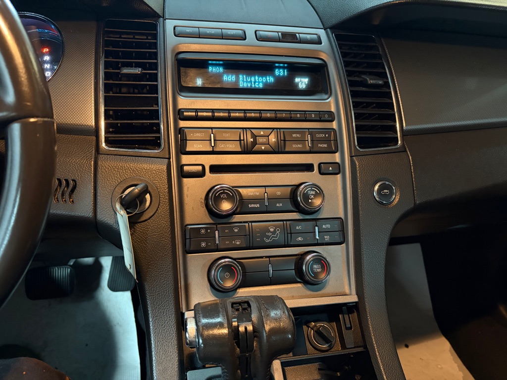 Photo 18 of this FORD TAURUS
