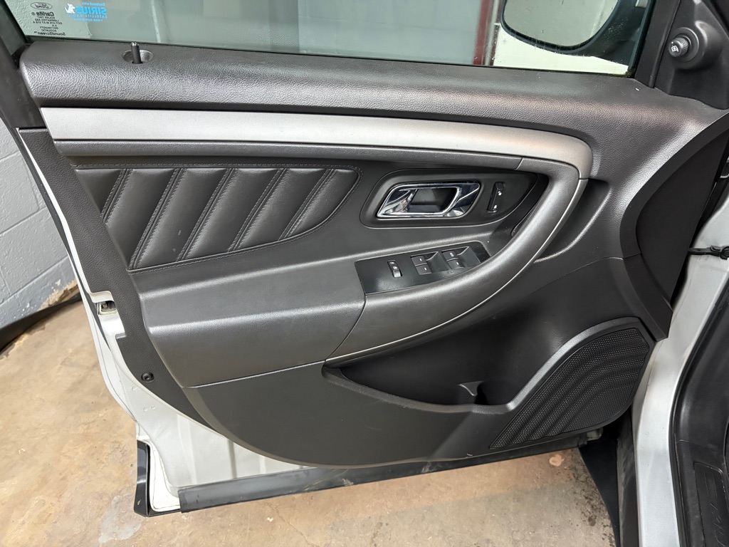 Photo 12 of this FORD TAURUS