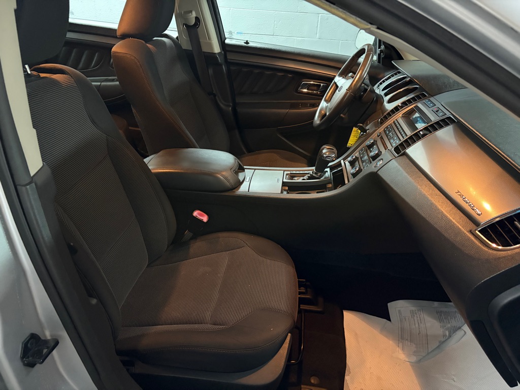 Photo 21 of this FORD TAURUS